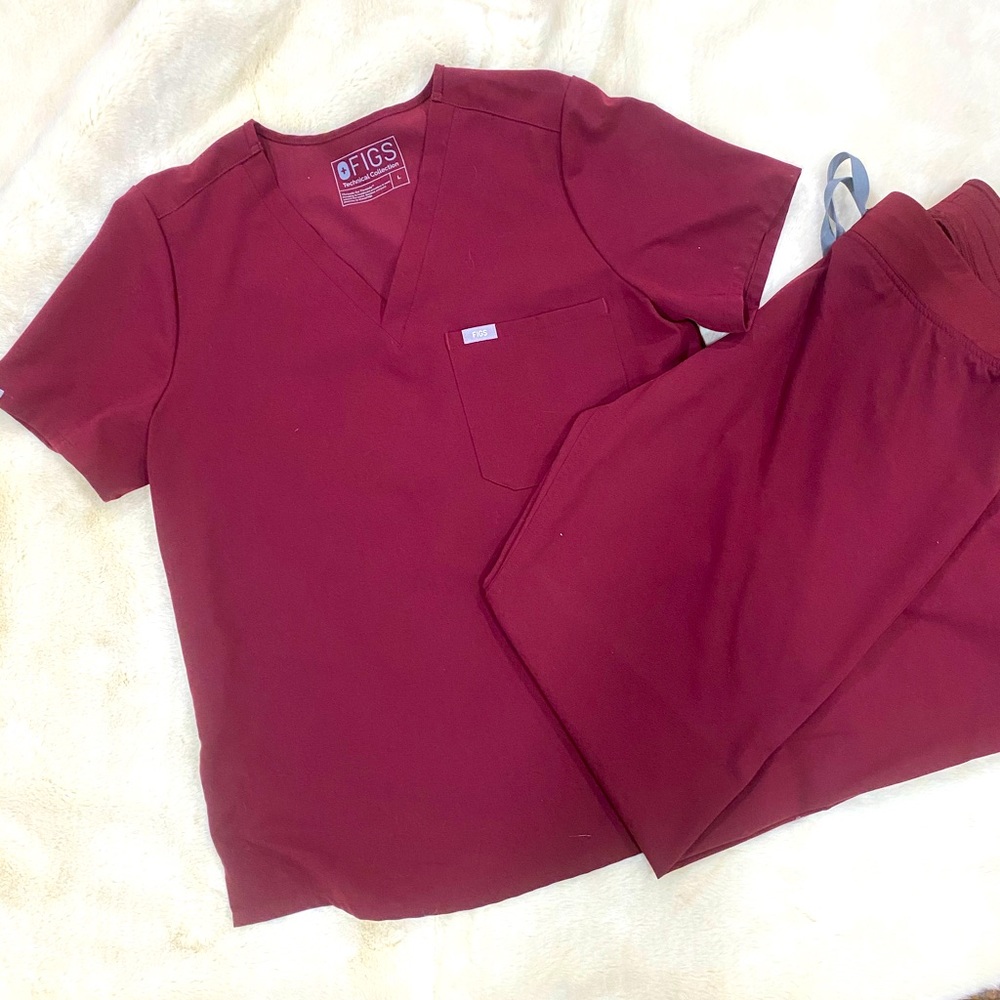 Women’s scrub set